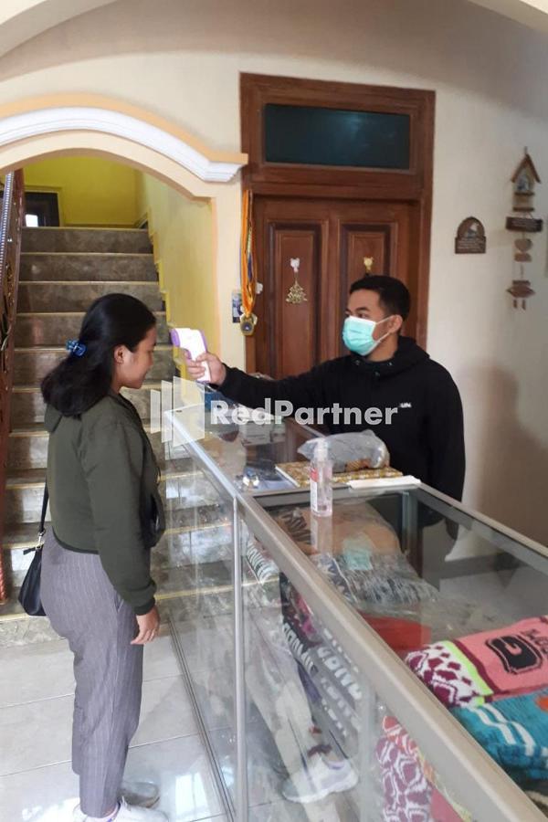 Bromo Indah Lestari Homestay Mitra Reddoorz Pasuruan Luaran gambar