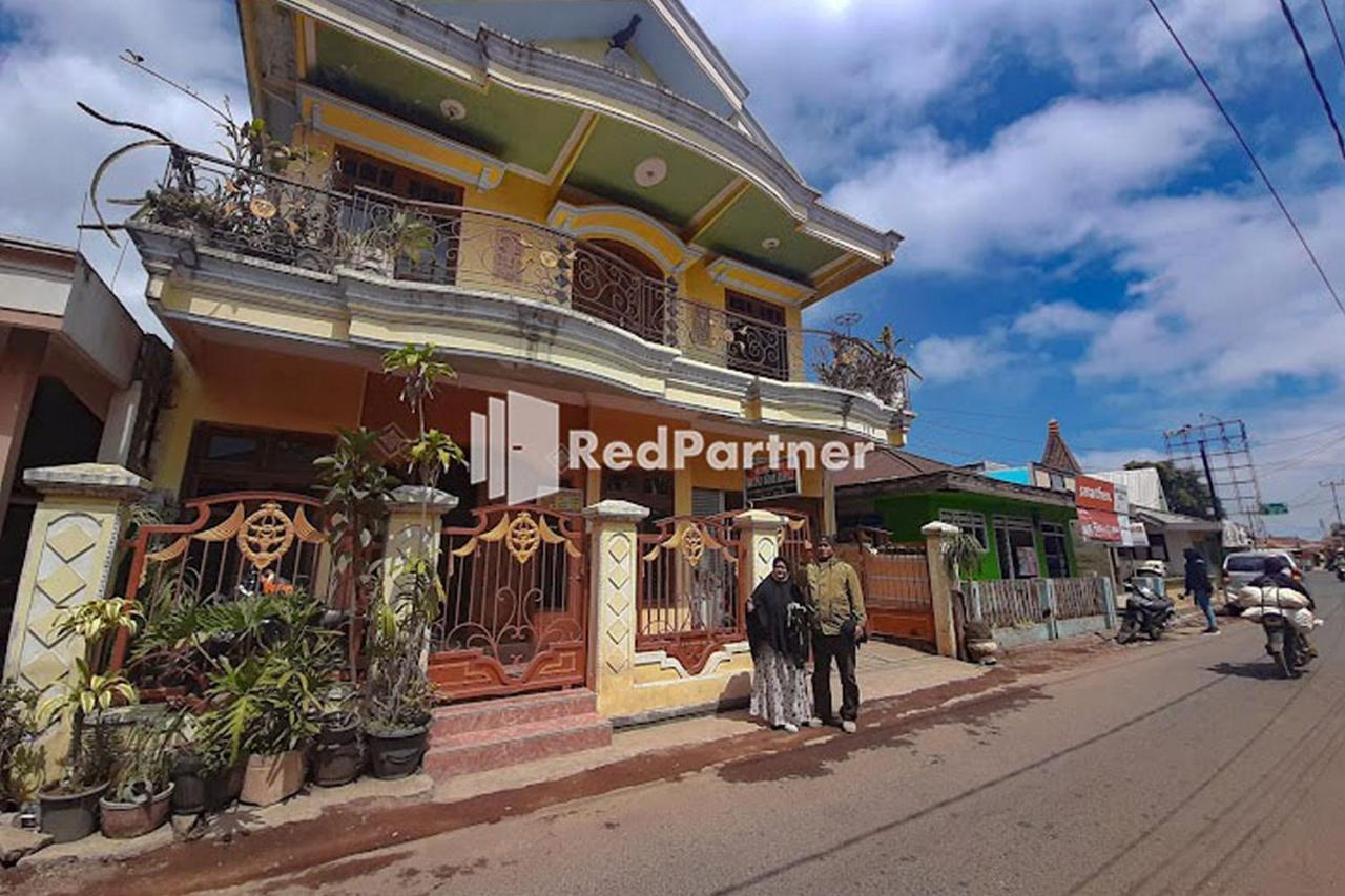 Bromo Indah Lestari Homestay Mitra Reddoorz Pasuruan Luaran gambar